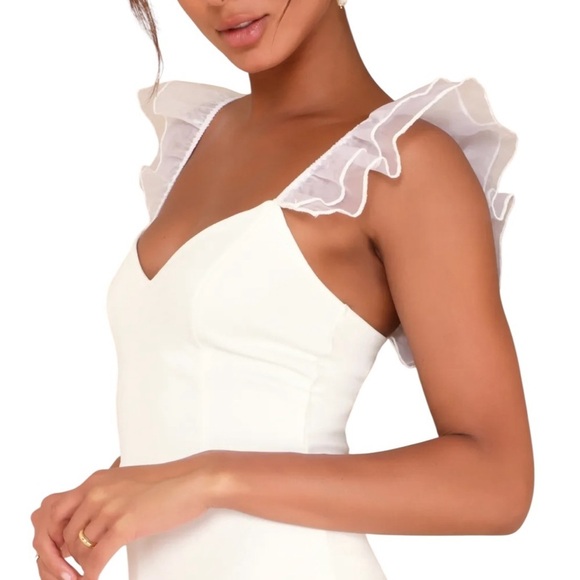 Lulu's Luxe Position White Ruffled Wide-Leg Jumpsuit Size XS NWT - Picture 4 of 17